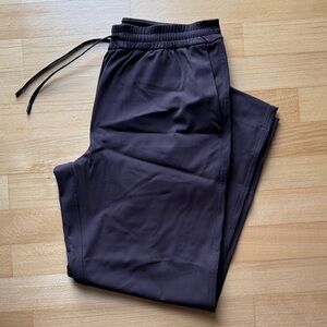 lululemon Tapered-Leg Mid-Rise 7/8 Pant
